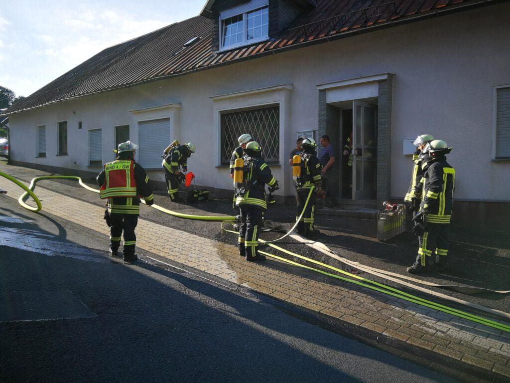 Kellerbrand mit Menschleben in Gefahr